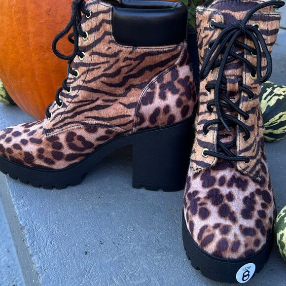 ALDO Nispel Animal Print Booties with Lug Heel. Faux hair NWOB size 8 - Picture 6 of 7